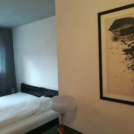 桑德堡酒店 酒店 *